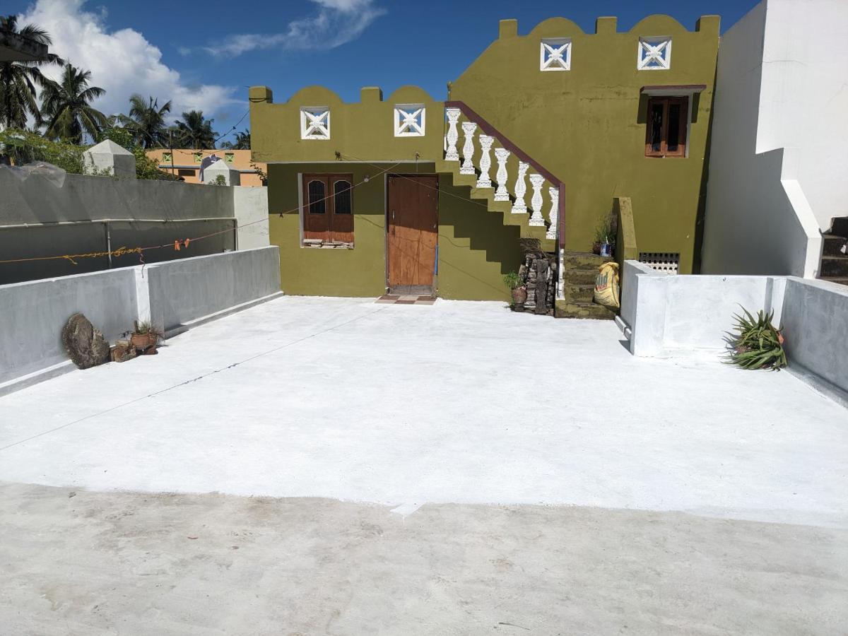 Shree Nivas Homestay Puri Bagian luar foto