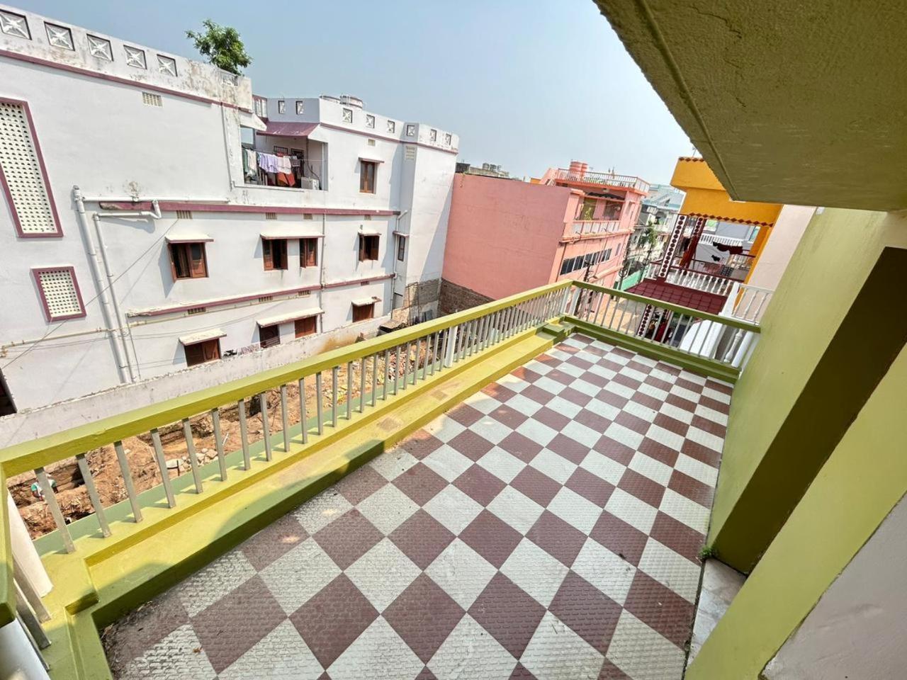 Shree Nivas Homestay Puri Bagian luar foto
