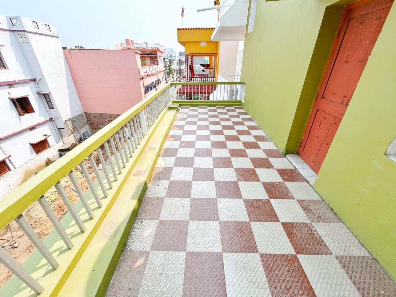 Shree Nivas Homestay Puri Bagian luar foto